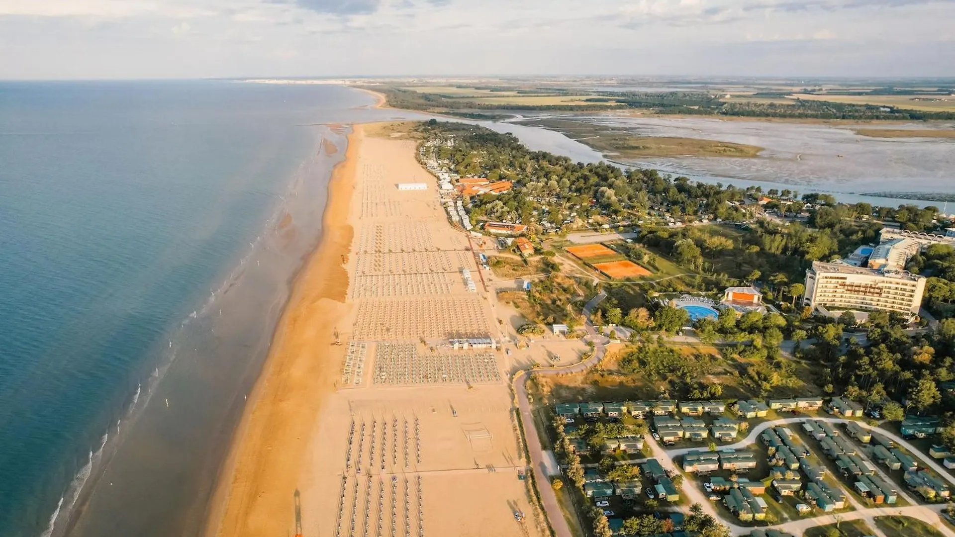 Comfy Apartment With Balcony And Ac Bibione 0*,  Italy